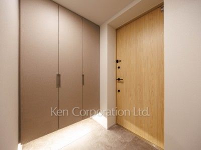 玄関 ※8階の同じ間取タイプを撮影。仕様が異なることがあります。