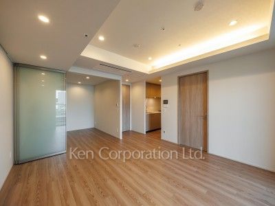 居室（LDなど） ※8階の同じ間取タイプを撮影。仕様が異なることがあります。