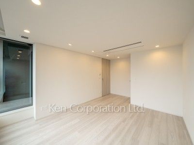 TAKANAWA GATEWAY CITY RESIDENCEの写真 マスターベッドルーム※画像は同タイプの1022号室（SCタイプ・スノーグレージュ）です。階数・カラータイプが異なる場合があります。 ※10階の同じ間取タイプを撮影。仕様が異なることがあります。