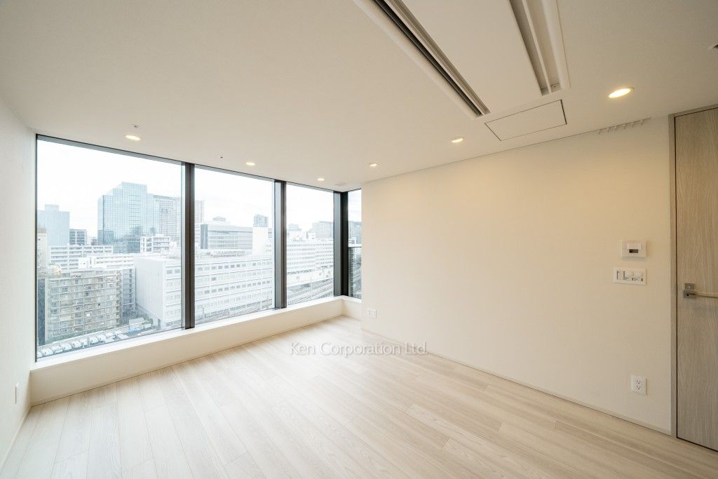 TAKANAWA GATEWAY CITY RESIDENCEの写真 マスターベッドルーム※画像は同タイプの1022号室（SCタイプ・スノーグレージュ）です。階数・カラータイプが異なる場合があります。 ※10階の同じ間取タイプを撮影。仕様が異なることがあります。