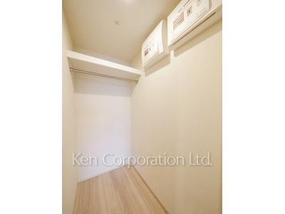 ウォークインクローゼット※画像は1012号室（SMタイプ・スノーグレージュ）です。