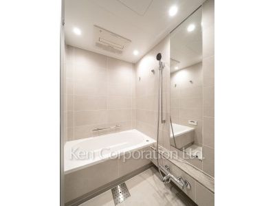 TAKANAWA GATEWAY CITY RESIDENCEの写真 バスルーム※画像は同タイプの1021号室（SDタイプ・スノーグレージュ）です。階数・カラータイプが異なる場合があります。 ※10階の同じ間取タイプを撮影。仕様が異なることがあります。