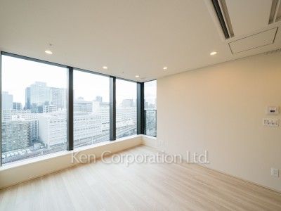 TAKANAWA GATEWAY CITY RESIDENCEの写真 マスターベッドルーム※画像は同タイプの1021号室（SDタイプ・スノーグレージュ）です。階数・カラータイプが異なる場合があります。 ※10階の同じ間取タイプを撮影。仕様が異なることがあります。