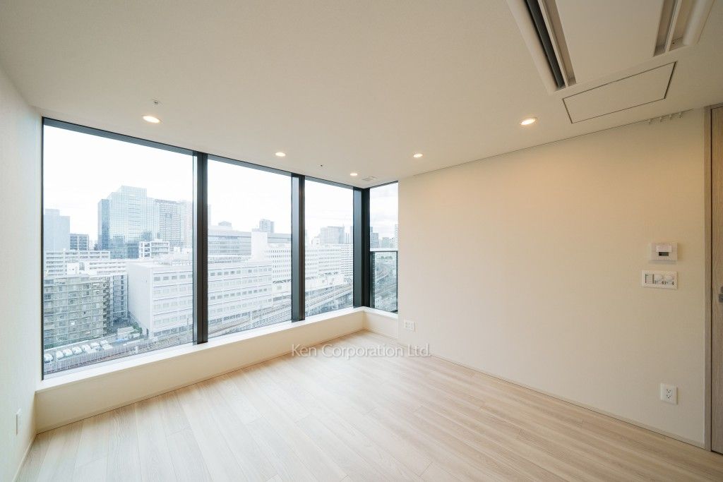 TAKANAWA GATEWAY CITY RESIDENCEの写真 マスターベッドルーム※画像は同タイプの1021号室（SDタイプ・スノーグレージュ）です。階数・カラータイプが異なる場合があります。 ※10階の同じ間取タイプを撮影。仕様が異なることがあります。