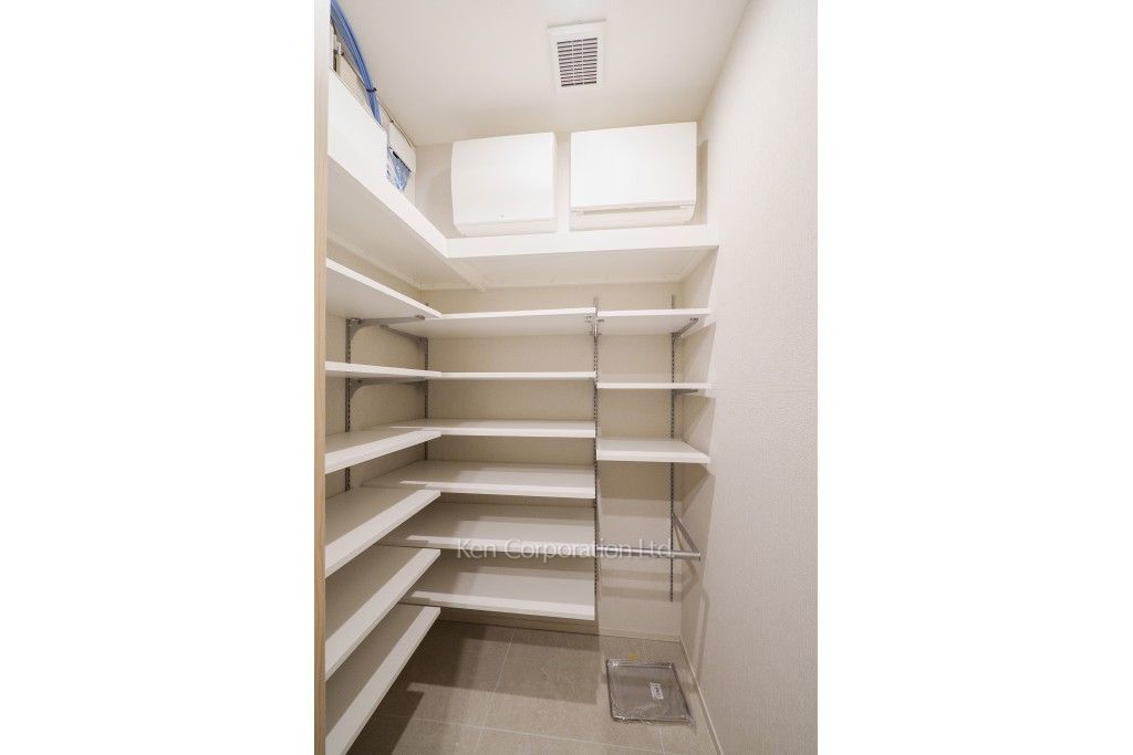 TAKANAWA GATEWAY CITY RESIDENCEの写真 シューズインクローゼット ※36階の同じ間取タイプを撮影。仕様が異なることがあります。