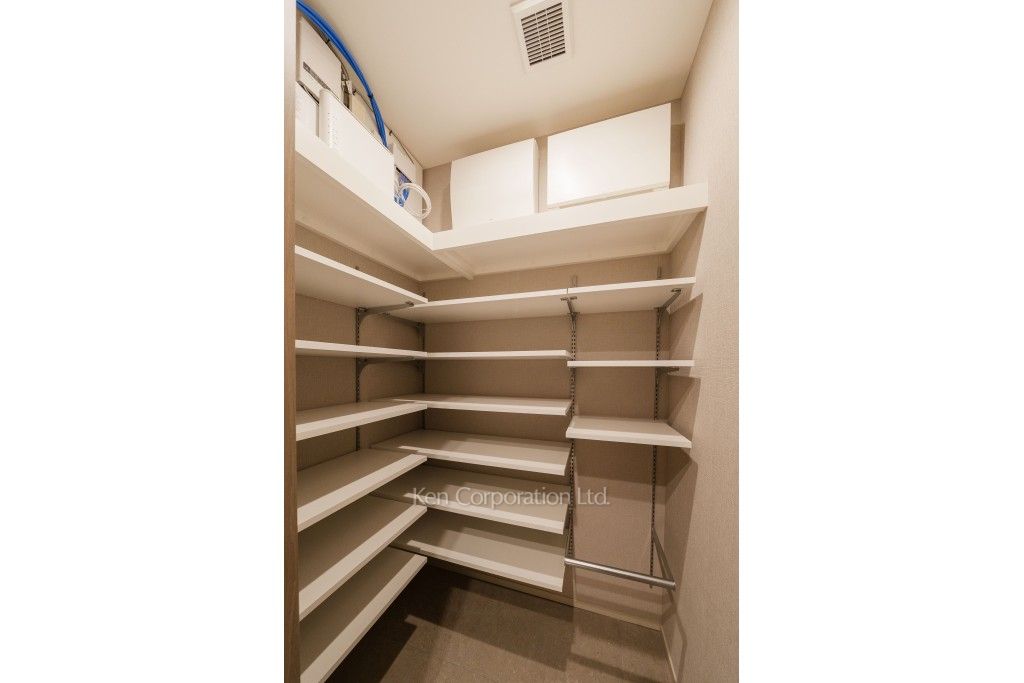 TAKANAWA GATEWAY CITY RESIDENCEの写真 シューズインクローゼット ※38階の同じ間取タイプを撮影。仕様が異なることがあります。