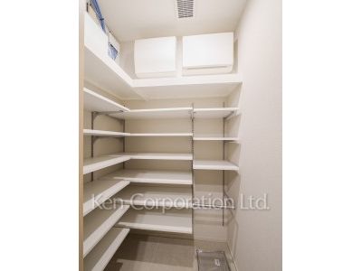 TAKANAWA GATEWAY CITY RESIDENCEの写真 シューズインクローゼット ※36階の同じ間取タイプを撮影。仕様が異なることがあります。