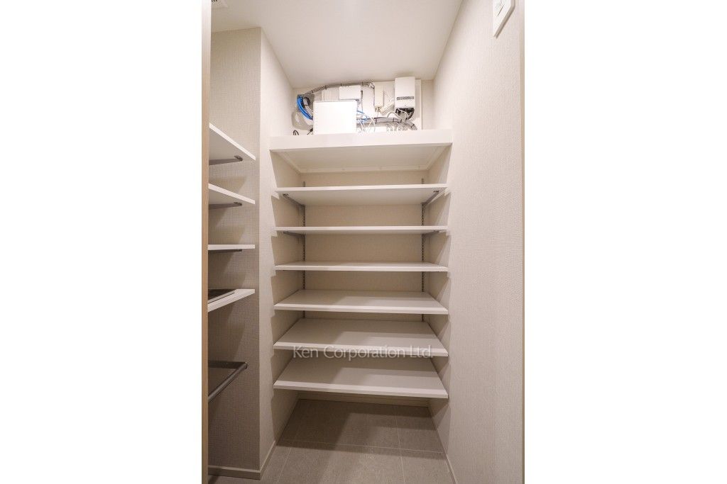 TAKANAWA GATEWAY CITY RESIDENCEの写真 シューズインクローゼット ※36階の同じ間取タイプを撮影。仕様が異なることがあります。