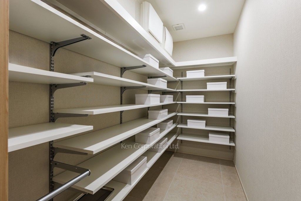 TAKANAWA GATEWAY CITY RESIDENCEの写真 シューズインクローゼット　※MODEL ROOM ※31階の同じ間取タイプを撮影。仕様が異なることがあります。