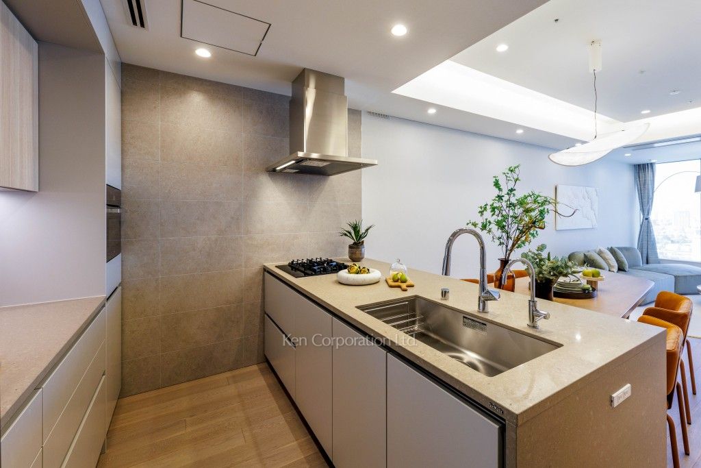 TAKANAWA GATEWAY CITY RESIDENCEの写真 キッチン　※MODEL ROOM ※31階の同じ間取タイプを撮影。仕様が異なることがあります。