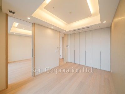 TAKANAWA GATEWAY CITY RESIDENCEの写真 マスターベッドルーム ※36階の同じ間取タイプを撮影。仕様が異なることがあります。