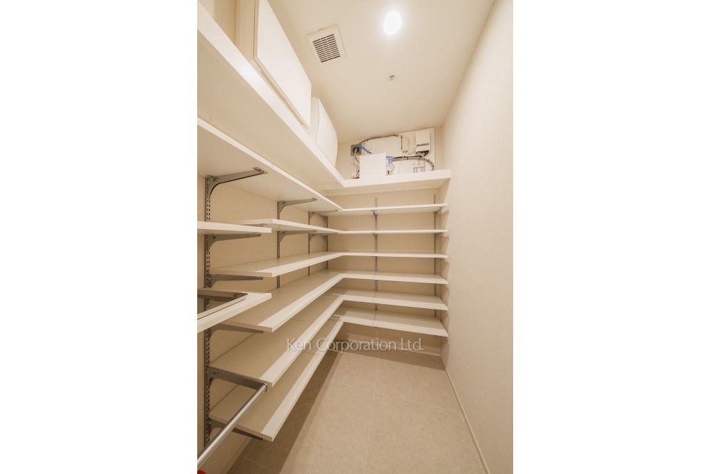 TAKANAWA GATEWAY CITY RESIDENCEの写真 シューズインクローゼット ※36階の同じ間取タイプを撮影。仕様が異なることがあります。