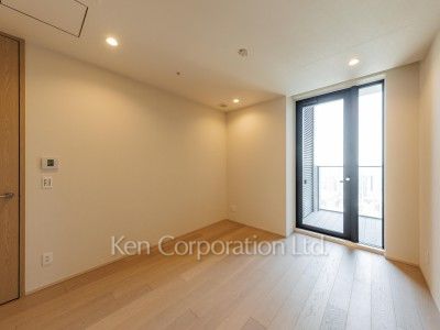 TAKANAWA GATEWAY CITY RESIDENCEの写真 ベッドルーム ※35階の同じ間取タイプを撮影。仕様が異なることがあります。