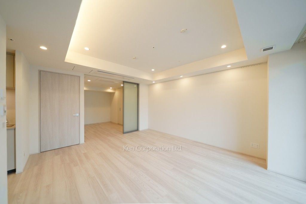 TAKANAWA GATEWAY CITY RESIDENCEの写真 リビングダイニング※画像は同タイプの1020号室（SEタイプ・スノーグレージュ）です。階数・カラータイプが異なる場合があります。 ※10階の同じ間取タイプを撮影。仕様が異なることがあります。