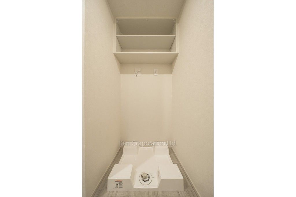 TAKANAWA GATEWAY CITY RESIDENCEの写真 洗濯機置き場※画像は同タイプの1010号室（SOタイプ・スノーグレージュ）です。階数・カラータイプが異なる場合があります。 ※10階の同じ間取タイプを撮影。仕様が異なることがあります。