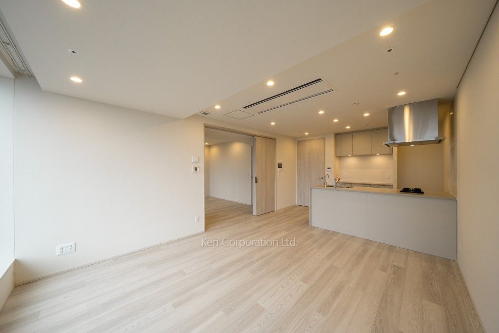 TAKANAWA GATEWAY CITY RESIDENCEの写真 リビングダイニングキッチン※画像は同タイプの1010号室（SOタイプ・スノーグレージュ）です。階数・カラータイプが異なる場合があります。 ※10階の同じ間取タイプを撮影。仕様が異なることがあります。