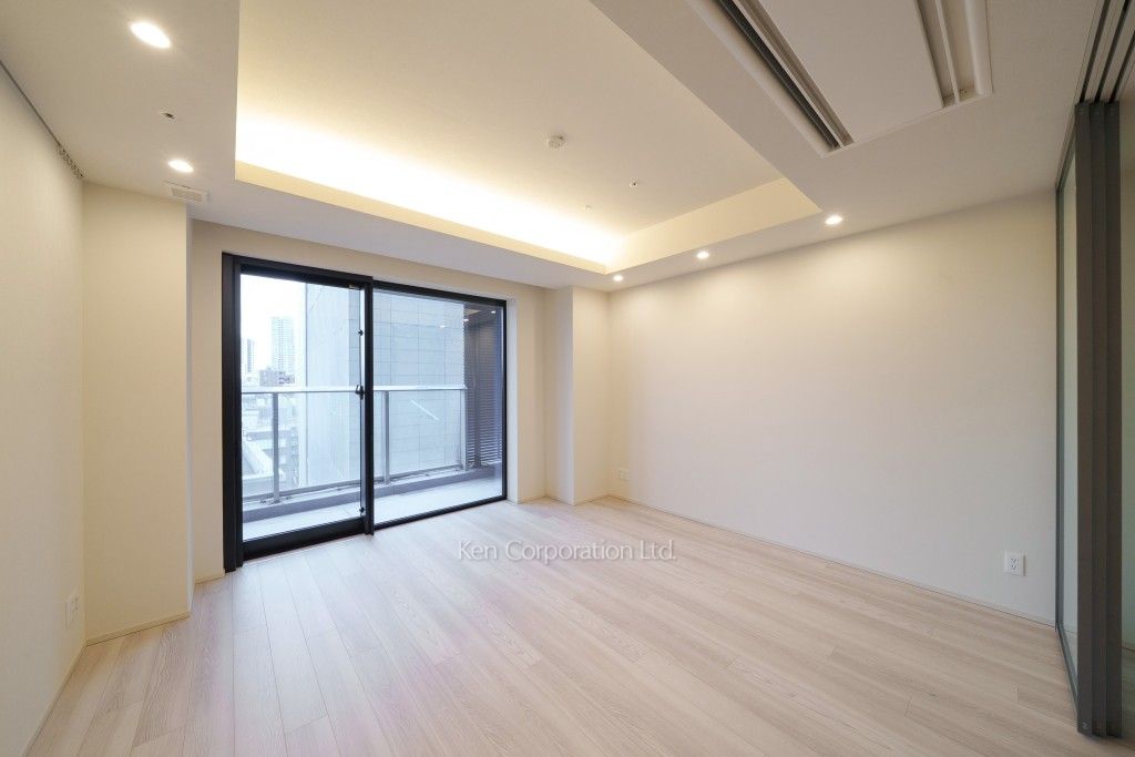 TAKANAWA GATEWAY CITY RESIDENCEの写真 リビングダイニング※画像は同タイプの1009号室（SPタイプ・スノーグレージュ）です。階数・カラータイプが異なる場合があります。 ※10階の同じ間取タイプを撮影。仕様が異なることがあります。