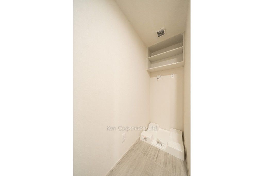 TAKANAWA GATEWAY CITY RESIDENCEの写真 洗濯機置き場※画像は同タイプの1009号室（SPタイプ・スノーグレージュ）です。階数・カラータイプが異なる場合があります。 ※10階の同じ間取タイプを撮影。仕様が異なることがあります。