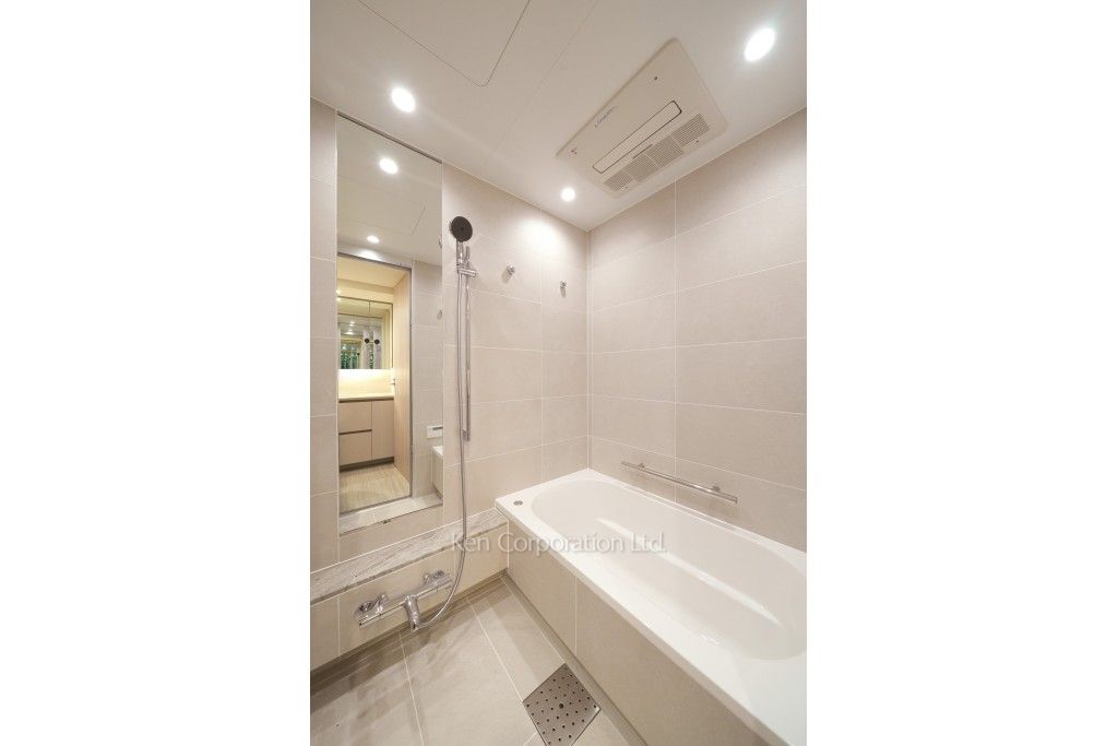 TAKANAWA GATEWAY CITY RESIDENCEの写真 バスルーム※画像は同タイプの1009号室（SPタイプ・スノーグレージュ）です。階数・カラータイプが異なる場合があります。 ※10階の同じ間取タイプを撮影。仕様が異なることがあります。