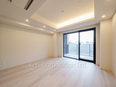 TAKANAWA GATEWAY CITY RESIDENCEの写真 リビングダイニング※画像は類似タイプの1012号室（SMタイプ・スノーグレージュ）です。階数・カラータイプが異なる場合があります。 ※10階の同じ間取タイプを撮影。仕様が異なることがあります。