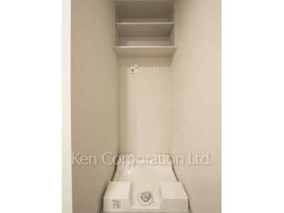 TAKANAWA GATEWAY CITY RESIDENCEの写真 洗濯機置き場※画像は同タイプの1008号室（SQタイプ・スノーグレージュ）です。階数・カラータイプが異なる場合があります。 ※10階の同じ間取タイプを撮影。仕様が異なることがあります。