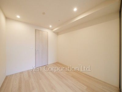 マスターベッドルーム※画像は類似タイプの1012号室（SMタイプ・スノーグレージュ）です。階数・カラータイプが異なる場合があります。 ※10階の同じ間取タイプを撮影。仕様が異なることがあります。