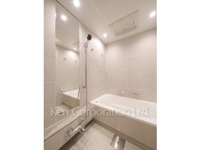 TAKANAWA GATEWAY CITY RESIDENCEの写真 バスルーム※画像は同タイプの1007号室（SRタイプ・スノーグレージュ）です。階数・カラータイプが異なる場合があります。 ※10階の同じ間取タイプを撮影。仕様が異なることがあります。