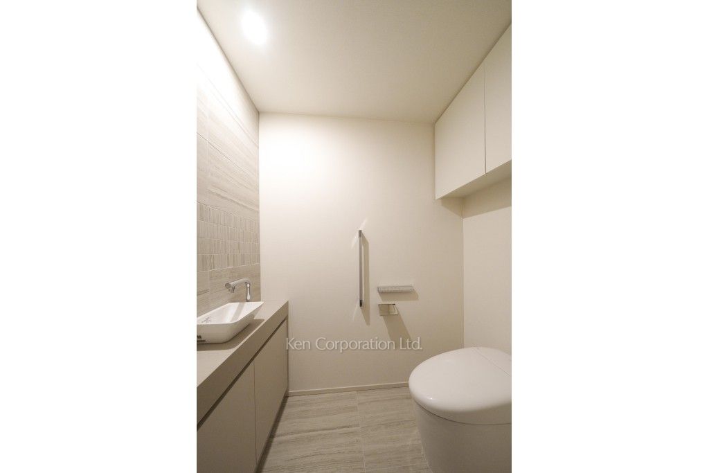 TAKANAWA GATEWAY CITY RESIDENCEの写真 トイレ※画像は同タイプの1007号室（SRタイプ・スノーグレージュ）です。階数・カラータイプが異なる場合があります。 ※10階の同じ間取タイプを撮影。仕様が異なることがあります。