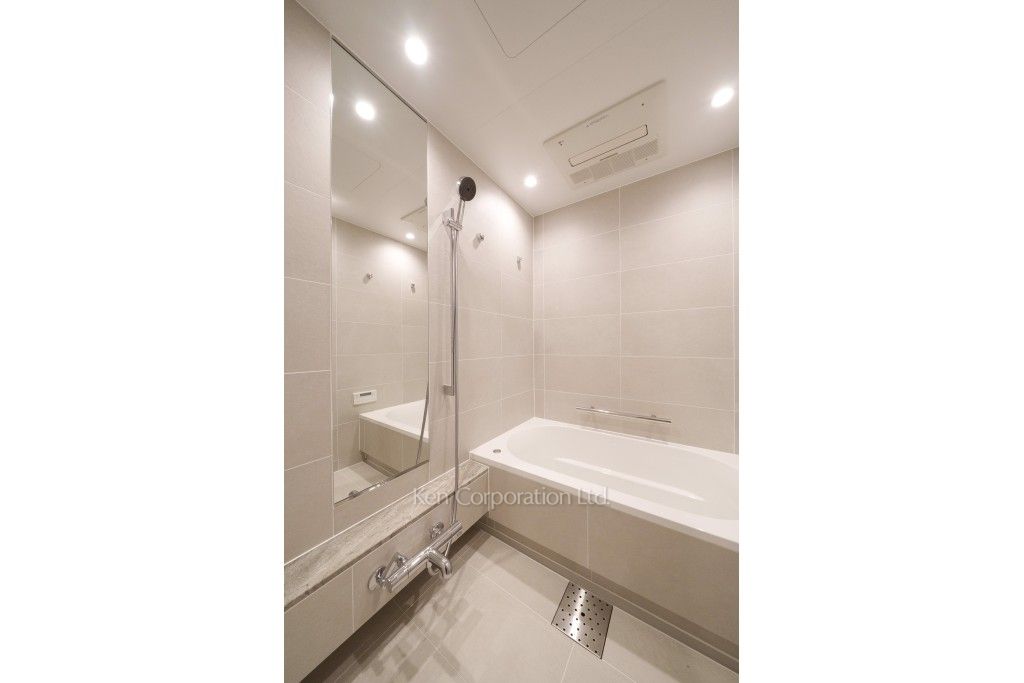 TAKANAWA GATEWAY CITY RESIDENCEの写真 バスルーム※画像は同タイプの1007号室（SRタイプ・スノーグレージュ）です。階数・カラータイプが異なる場合があります。 ※10階の同じ間取タイプを撮影。仕様が異なることがあります。