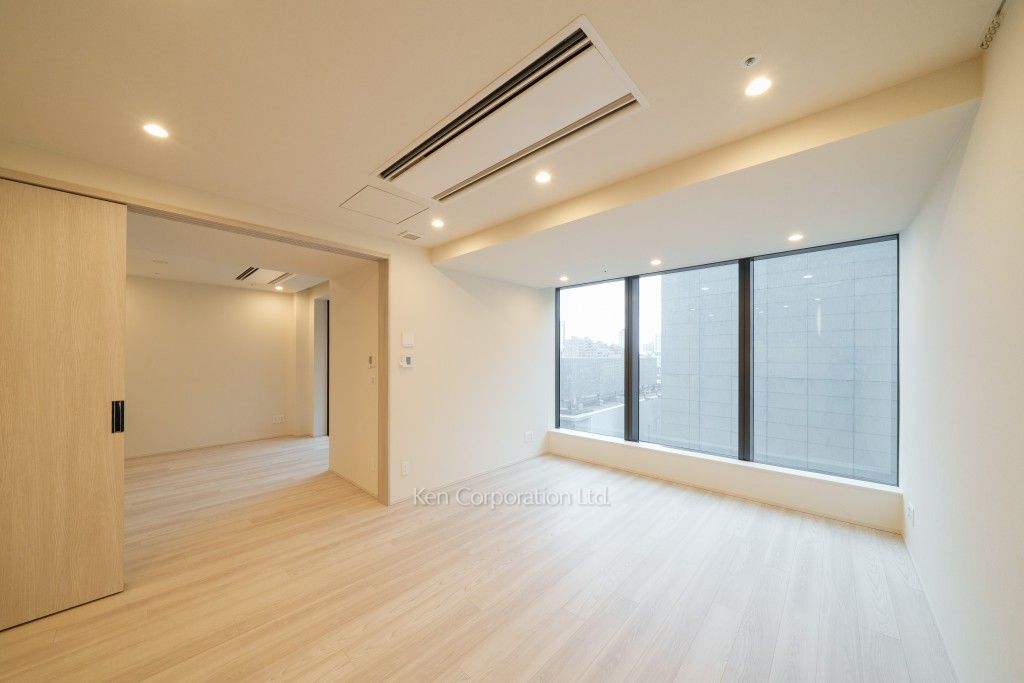 TAKANAWA GATEWAY CITY RESIDENCEの写真 リビングダイニングキッチン※画像は同タイプの1007号室（SRタイプ・スノーグレージュ）です。階数・カラータイプが異なる場合があります。 ※10階の同じ間取タイプを撮影。仕様が異なることがあります。