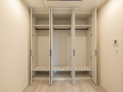 クローゼット※画像は1006号室（SSタイプ・スノーグレージュ）です。