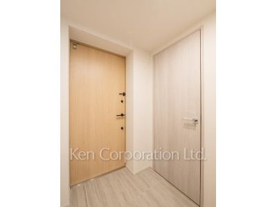 玄関※画像は同タイプの1006号室（SSタイプ・スノーグレージュ）です。階数・カラータイプが異なる場合があります。 ※10階の同じ間取タイプを撮影。仕様が異なることがあります。