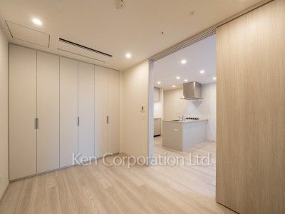 マスターベッドルーム※画像は同タイプの1006号室（SSタイプ・スノーグレージュ）です。階数・カラータイプが異なる場合があります。 ※10階の同じ間取タイプを撮影。仕様が異なることがあります。