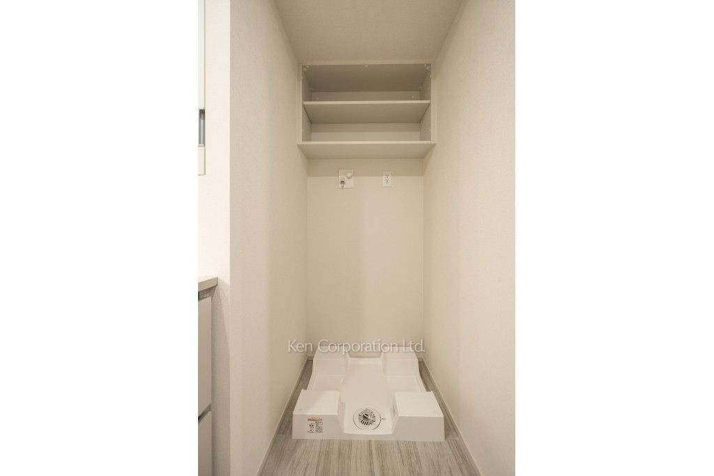 TAKANAWA GATEWAY CITY RESIDENCEの写真 洗濯機置き場※画像は同タイプの1006号室（SSタイプ・スノーグレージュ）です。階数・カラータイプが異なる場合があります。 ※10階の同じ間取タイプを撮影。仕様が異なることがあります。