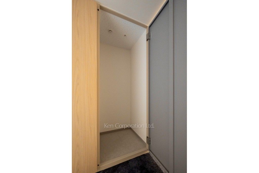 TAKANAWA GATEWAY CITY RESIDENCEの写真 デリバリートランクルーム※画像は同タイプの1006号室（SSタイプ・スノーグレージュ）です。階数・カラータイプが異なる場合があります。 ※10階の同じ間取タイプを撮影。仕様が異なることがあります。