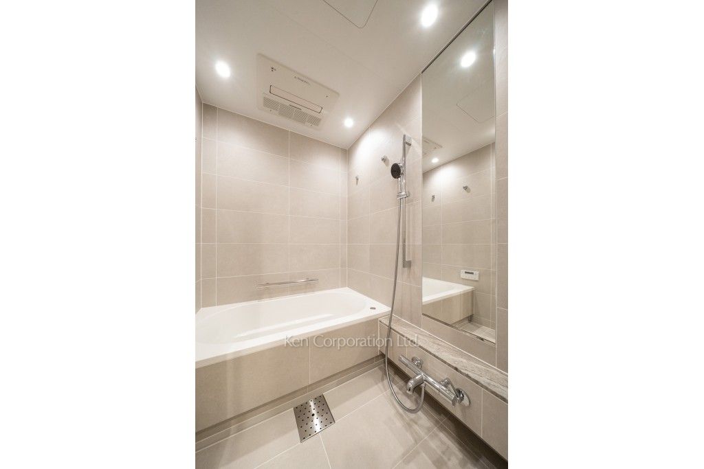 TAKANAWA GATEWAY CITY RESIDENCEの写真 バスルーム※画像は同タイプの1006号室（SSタイプ・スノーグレージュ）です。階数・カラータイプが異なる場合があります。 ※10階の同じ間取タイプを撮影。仕様が異なることがあります。