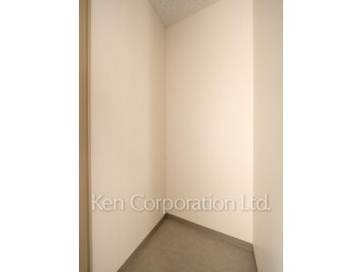 デリバリートランクルーム※画像は同タイプの1004号室（SUタイプ・スノーグレージュ）です。階数・カラータイプが異なる場合があります。 ※10階の同じ間取タイプを撮影。仕様が異なることがあります。