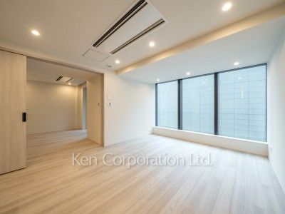 リビングダイニングキッチン※画像は同タイプの1004号室（SUタイプ・スノーグレージュ）です。階数・カラータイプが異なる場合があります。 ※10階の同じ間取タイプを撮影。仕様が異なることがあります。