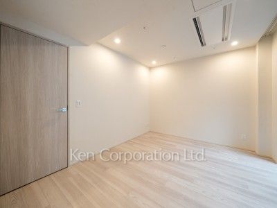 マスターベッドルーム※画像は同タイプの1004号室（SUタイプ・スノーグレージュ）です。階数・カラータイプが異なる場合があります。 ※10階の同じ間取タイプを撮影。仕様が異なることがあります。