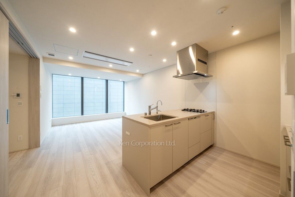 TAKANAWA GATEWAY CITY RESIDENCEの写真 リビングダイニングキッチン※画像は同タイプの1004号室（SUタイプ・スノーグレージュ）です。階数・カラータイプが異なる場合があります。 ※10階の同じ間取タイプを撮影。仕様が異なることがあります。