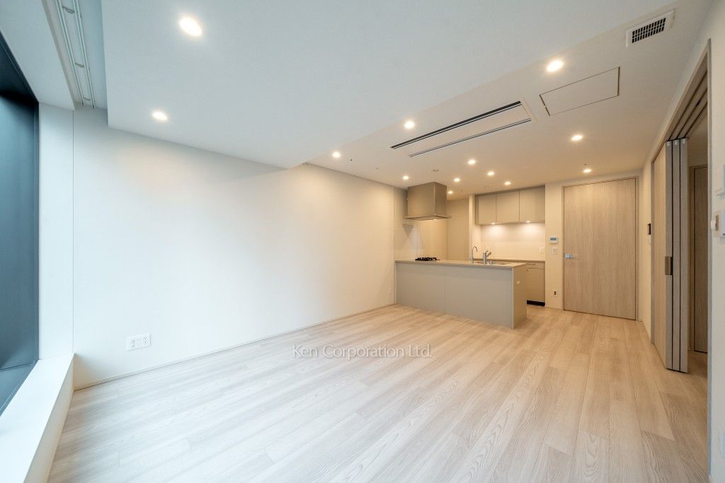 TAKANAWA GATEWAY CITY RESIDENCEの写真 リビングダイニングキッチン※画像は同タイプの1004号室（SUタイプ・スノーグレージュ）です。階数・カラータイプが異なる場合があります。 ※10階の同じ間取タイプを撮影。仕様が異なることがあります。