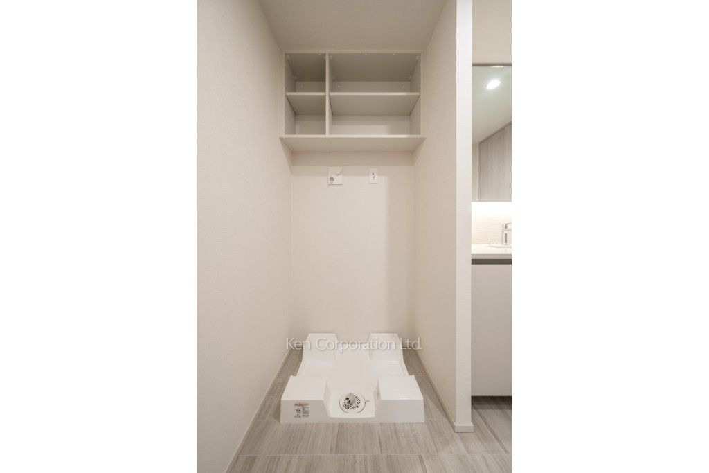 TAKANAWA GATEWAY CITY RESIDENCEの写真 洗濯機置き場※画像は同タイプの1003号室（SVタイプ・スノーグレージュ）です。階数・カラータイプが異なる場合があります。 ※10階の同じ間取タイプを撮影。仕様が異なることがあります。