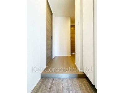 玄関 ※写真・画像は実際と異なる場合がございます。部屋写真は同一タイプのものです。（ただし、画像中にタイプ名の記載がある場合はその記載内容を優先します。）