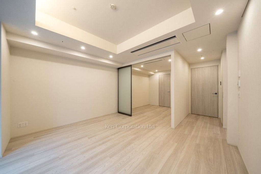 TAKANAWA GATEWAY CITY RESIDENCEの写真 リビングダイニング※画像は同タイプの1002号室（SWタイプ・スノーグレージュ）です。階数・カラータイプが異なる場合があります。 ※10階の同じ間取タイプを撮影。仕様が異なることがあります。