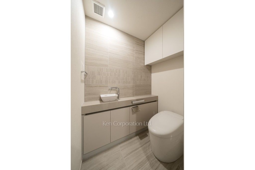 TAKANAWA GATEWAY CITY RESIDENCEの写真 トイレ※画像は同タイプの1002号室（SWタイプ・スノーグレージュ）です。階数・カラータイプが異なる場合があります。 ※10階の同じ間取タイプを撮影。仕様が異なることがあります。