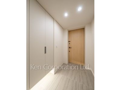 玄関※画像は同タイプの1025号室（SZタイプ・スノーグレージュ）です。階数・カラータイプが異なる場合があります。 ※10階の同じ間取タイプを撮影。仕様が異なることがあります。