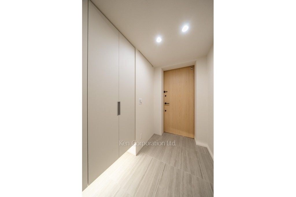 TAKANAWA GATEWAY CITY RESIDENCEの写真 玄関※画像は同タイプの1025号室（SZタイプ・スノーグレージュ）です。階数・カラータイプが異なる場合があります。 ※10階の同じ間取タイプを撮影。仕様が異なることがあります。