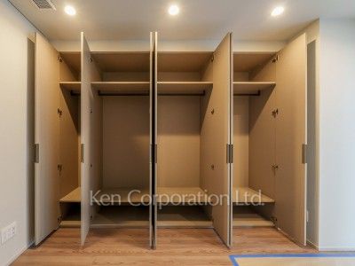 TAKANAWA GATEWAY CITY RESIDENCEの写真 クローゼット※画像は同タイプの801号室（RXタイプ・モカグレージュ）です。階数・カラータイプが異なる場合があります。 ※8階の同じ間取タイプを撮影。仕様が異なることがあります。