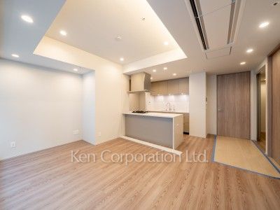 TAKANAWA GATEWAY CITY RESIDENCEの写真 リビングダイニングキッチン※画像は同タイプの801号室（RXタイプ・モカグレージュ）です。階数・カラータイプが異なる場合があります。※画像では、冷蔵庫が未設置ですが、今後設置されます。 ※8階の同じ間取タイプを撮影。仕様が異なることがあります。