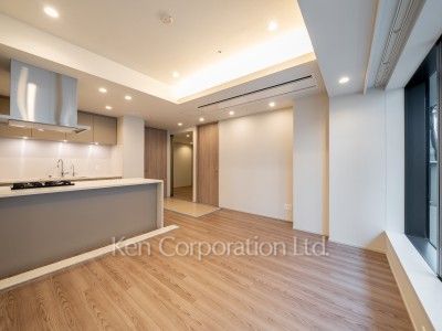 TAKANAWA GATEWAY CITY RESIDENCEの写真 リビングダイニングキッチン※画像は同タイプの801号室（RXタイプ・モカグレージュ）です。階数・カラータイプが異なる場合があります。 ※8階の同じ間取タイプを撮影。仕様が異なることがあります。